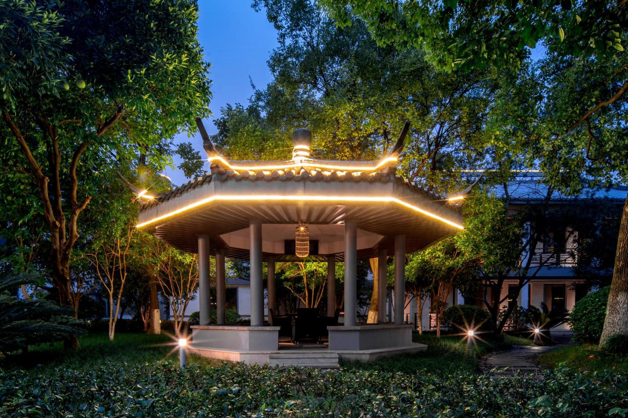 Tonino Lamborghini Hotel Suzhou Suzhou  Bagian luar foto