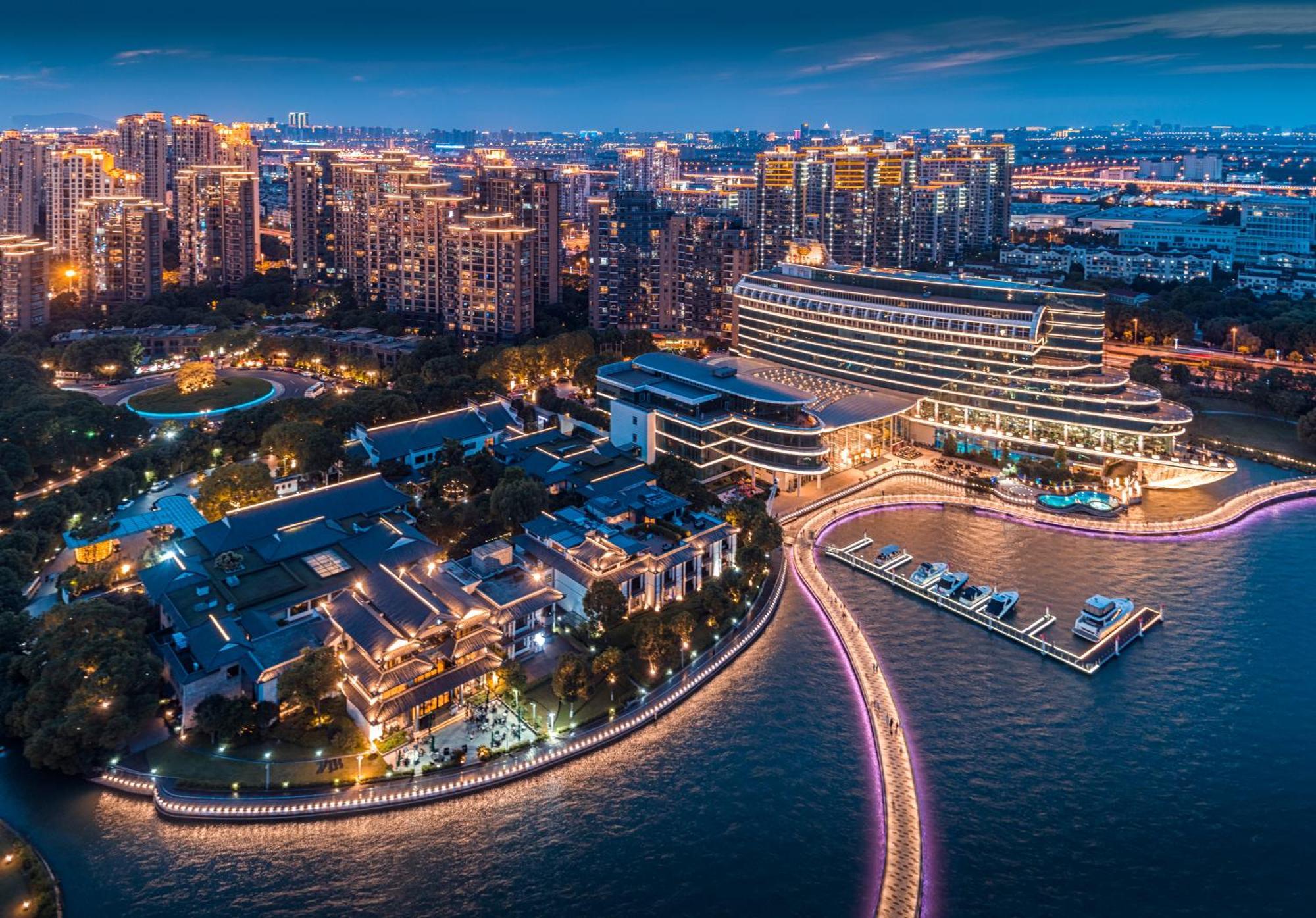 Tonino Lamborghini Hotel Suzhou Suzhou  Bagian luar foto